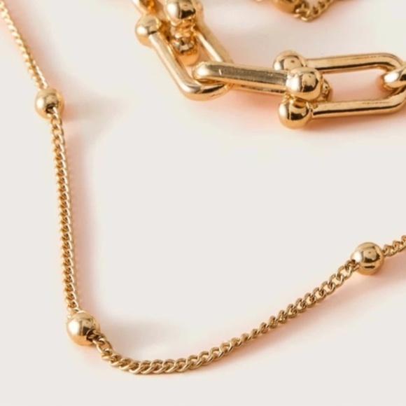 Multi Layered Chain Linked Necklace - Picture 3 of 3